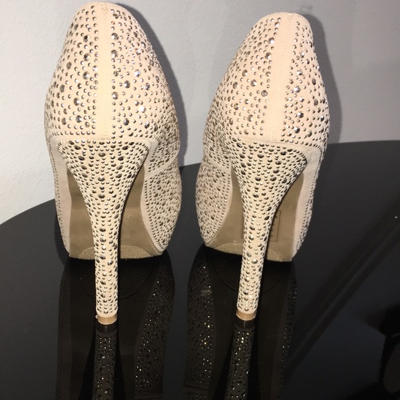 Gold studded high heel pumps - Picture 3 of 8